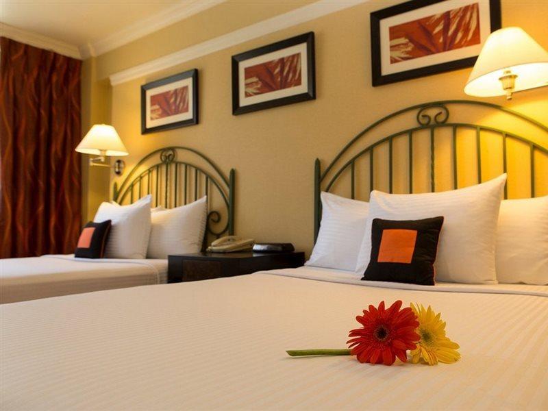 Kapok Hotel Port of Spain Экстерьер фото
